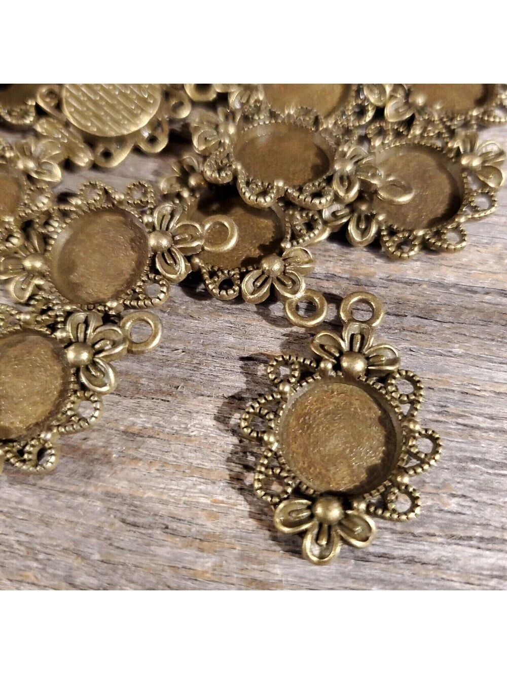 Lot of Bronze Art Nouveau 12mm Round Cabochon Pendant Bezel Tray Settings 4 pcs